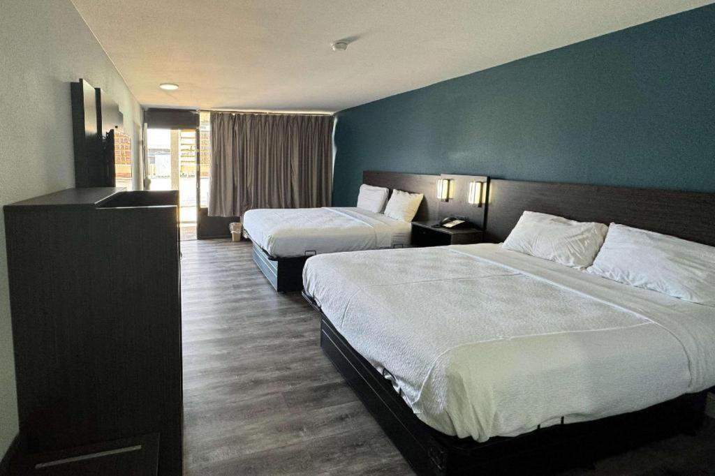 Rodeway Inn Уест Мемфис Екстериор снимка