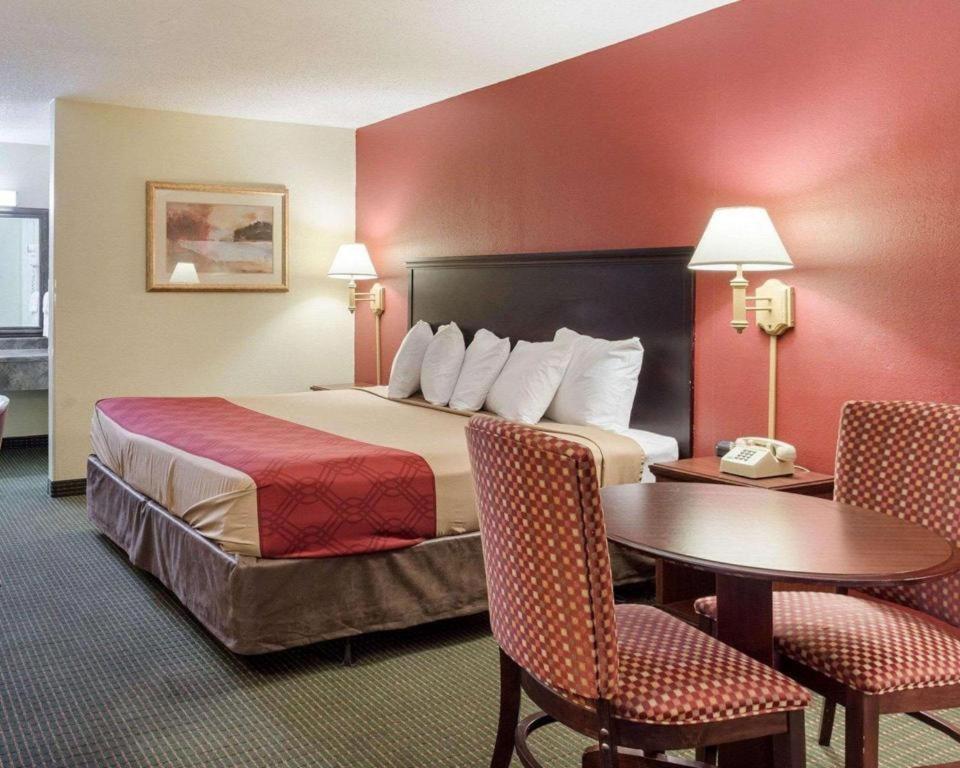 Rodeway Inn Уест Мемфис Екстериор снимка